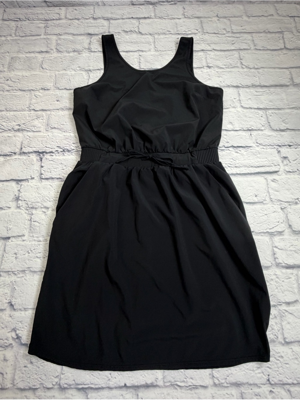all in motion Black Sleeveless Drawstring Waist Dress. Size Small